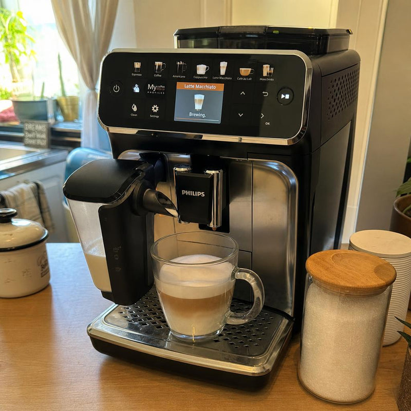 Una schiuma di latte che diverte i bambini